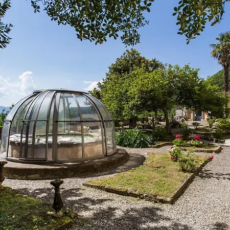 Villa Raffaelli 10 *